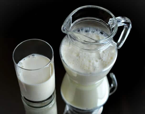 Almond Milk Vs Cow Milk