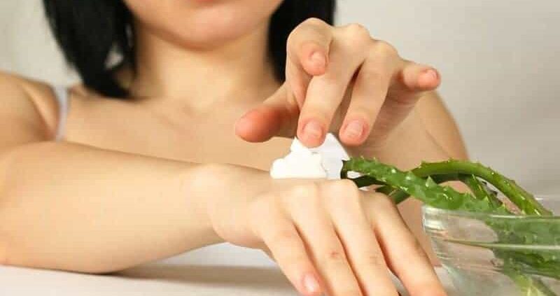 25 Effective Home Remedies To Get Rid of Poison Ivy Rash