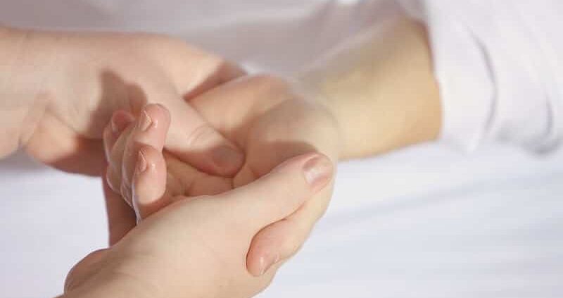 How To Get Soft Hands Naturally At Home