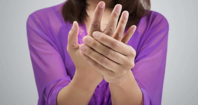 How To Treat A Jammed Finger Quickly?