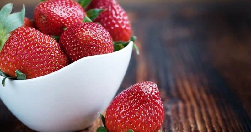 Strawberry Allergy: Symptom, Cause, Treatment