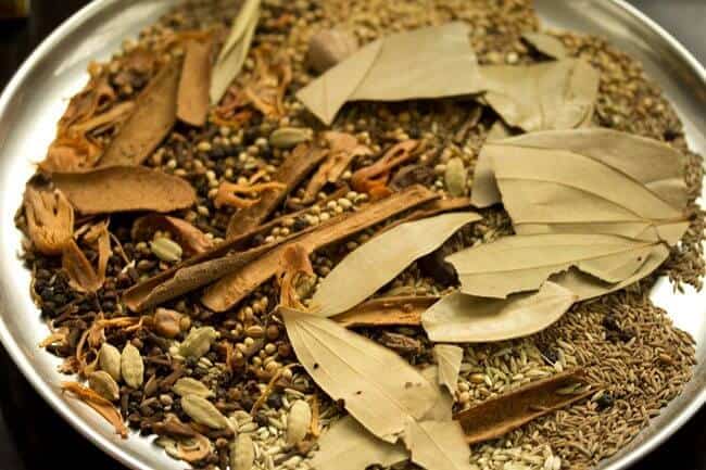 INGREDIENTS OF GARAM MASALA