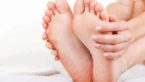 How To Get Rid Of Dry, Cracked Feet (Complete Guide)