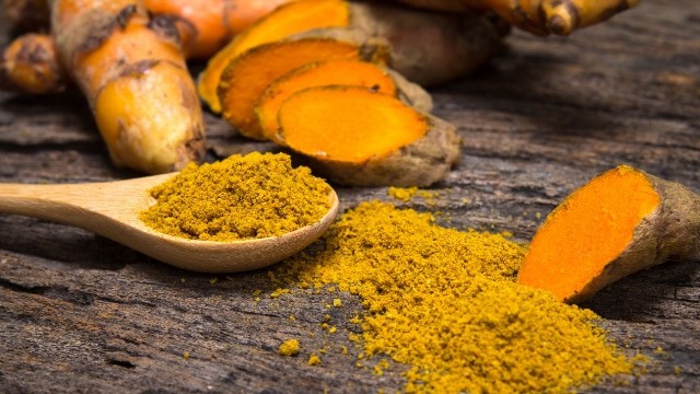 Turmeric and Oil To Get Rid Of Infected Nose Piercing