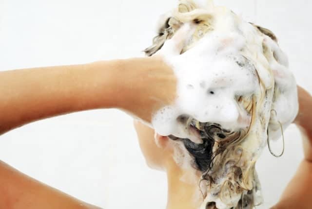 Cleaning or shampooing hair