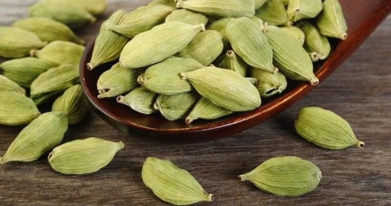 21 Mind Blowing Benefits & Uses Of Cardamom