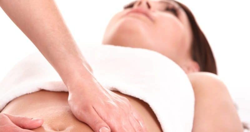 Oiling Belly Button (Nabhi Chikitsa): Benefits,Procedure,How To Do It