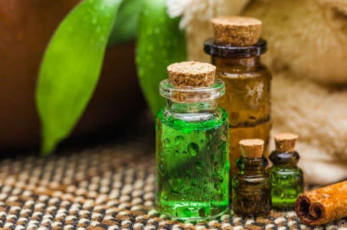 Tea tree oil to treat acticinic keratosis